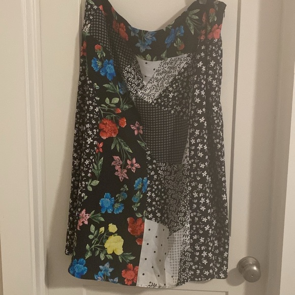 Calvin Klein skirt - Picture 2 of 4